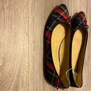 Old Navy Plaid Flats NWT